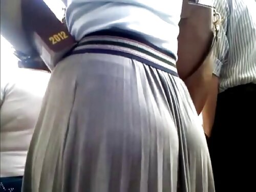 สาวผมน้ำตาลกระตุกควย ...