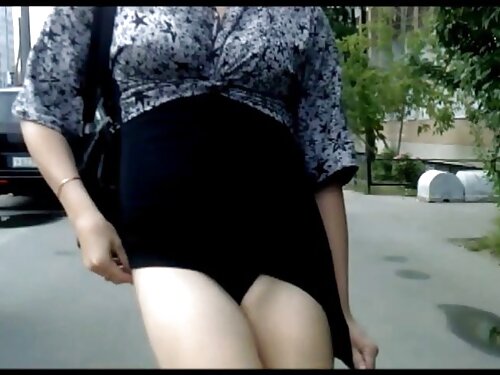 เด็กสาวและผู้ชายสองค ...