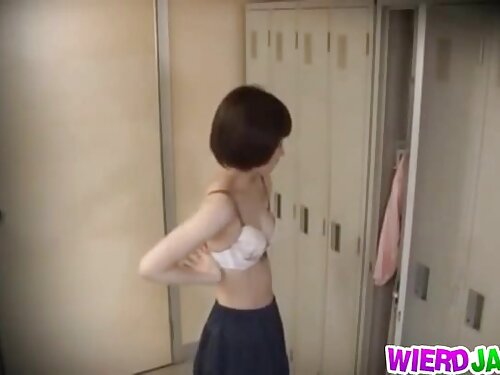 สาวผมบลอนด์เลียช่องค ...