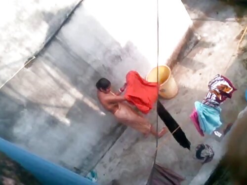 ผมบลอนด์กับหน้าอกเกล ...