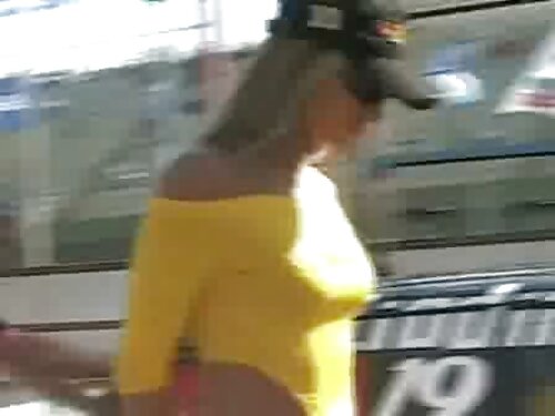 สาวผมบลอนด์ doggysty ...