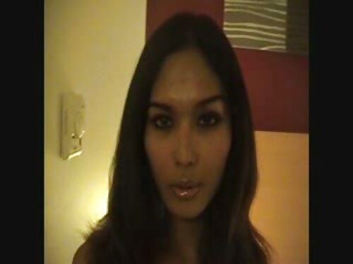 สาวผมบลอนด์แสนสวยที่ ...